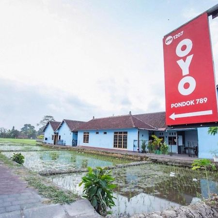 Oyo 1207 Pondok 789 Near Canggu Echo Beach Екстер'єр фото