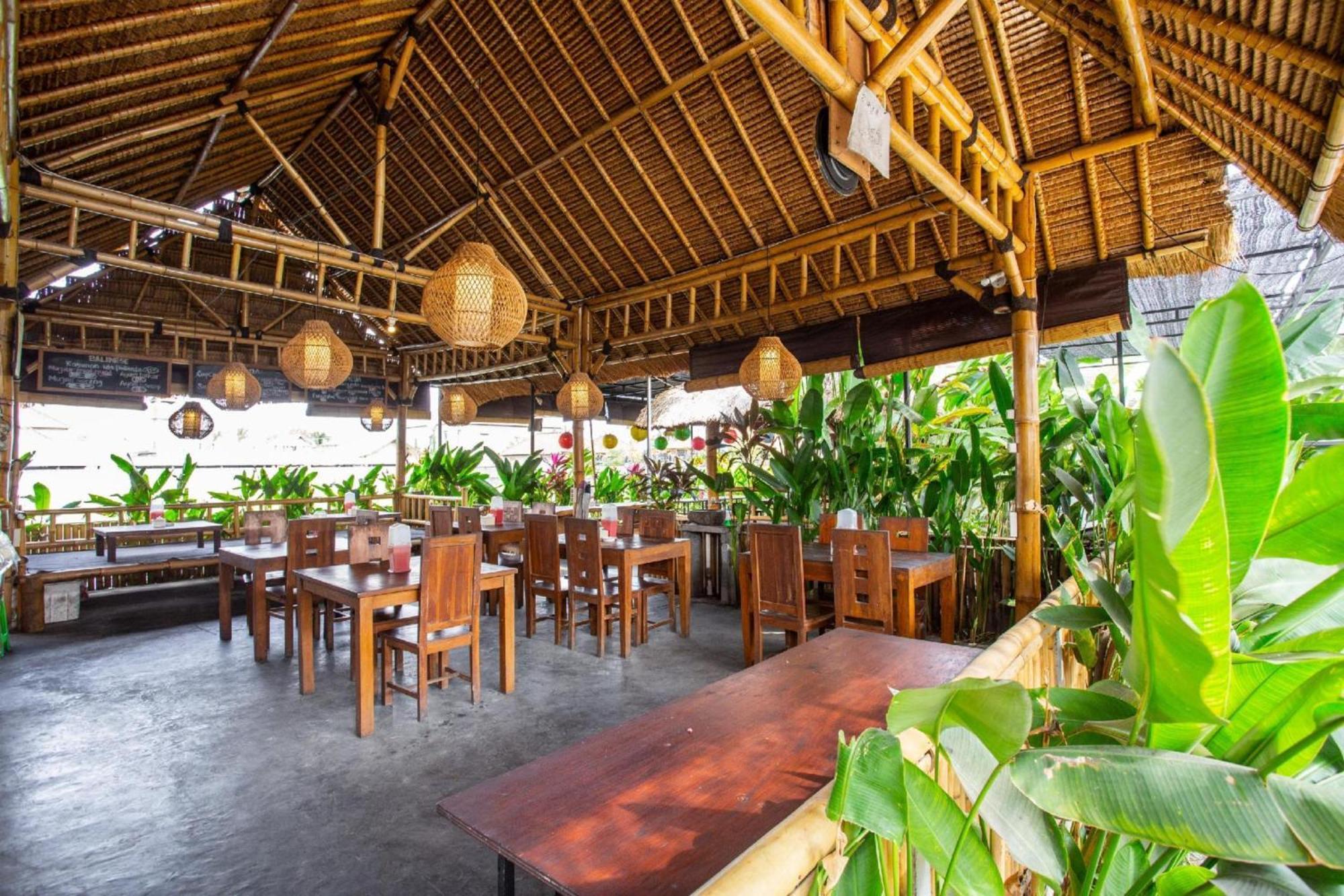 Oyo 1207 Pondok 789 Near Canggu Echo Beach Екстер'єр фото